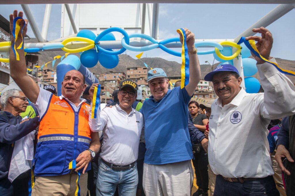 JORNADA MARATÓNICA: MML INAUGURA DOS LOSAS DEPORTIVAS
