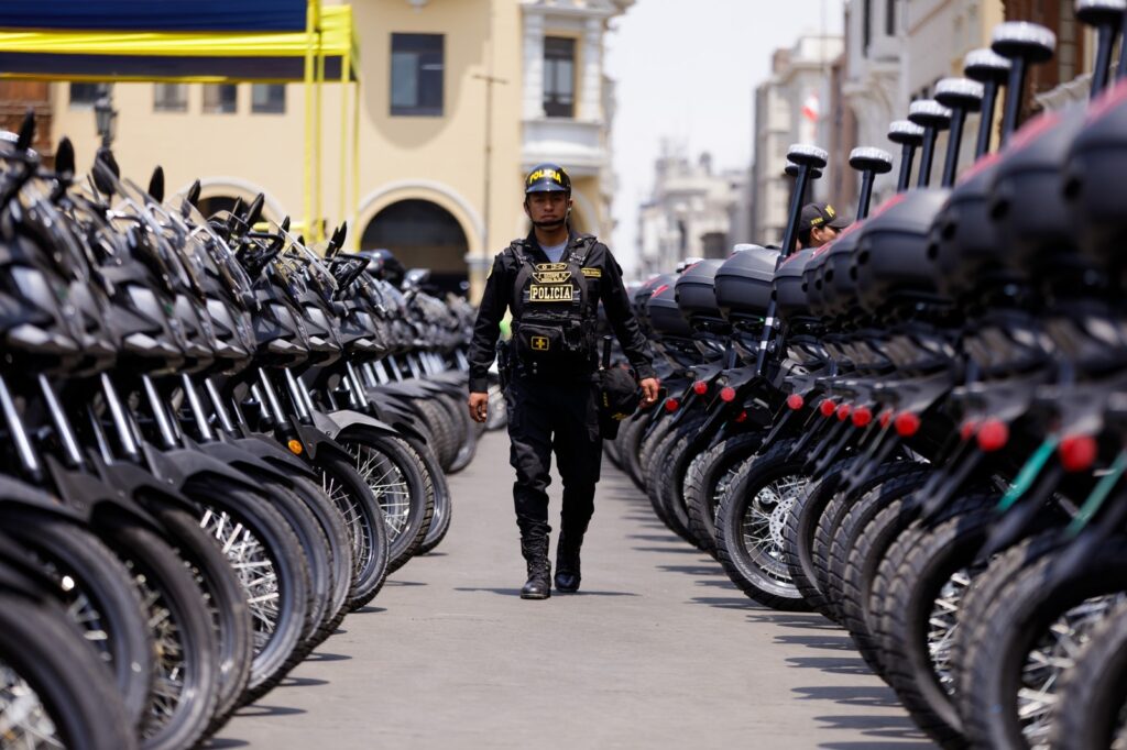 MUNICIPALIDAD DE LIMA ENTREGÓ MÁS DE MIL MOTOS PARA LA POLICÍA NACIONAL DEL PERÚ